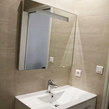 F2 Dans Joli Village Corse דירה