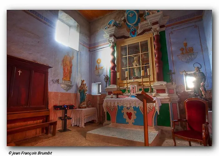 F2 Dans Joli Village Corse Apartment