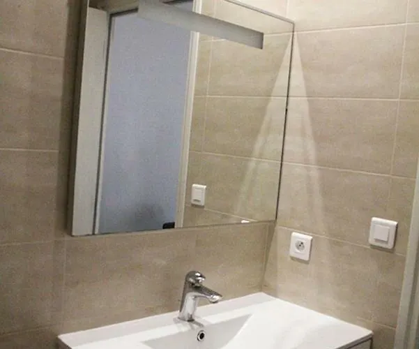 F2 Dans Joli Village Corse Apartment