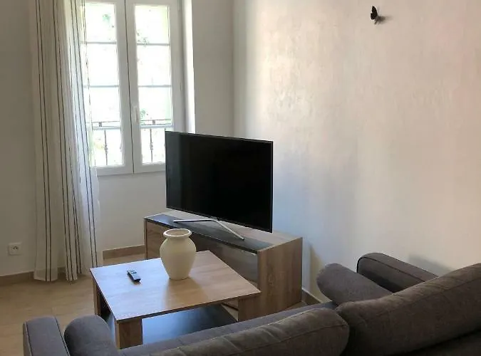 Apartment F2 Dans Joli Village Corse